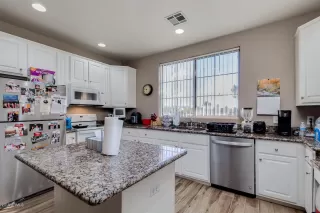 Photo #3: 6006366 Listing