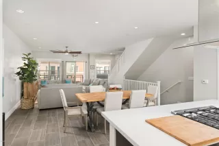 Photo #6: 6007540 Listing