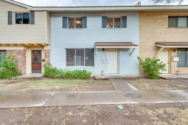 MLS: 6008064 Condo For Sale