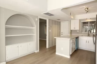 Photo #5: 6008115 Listing