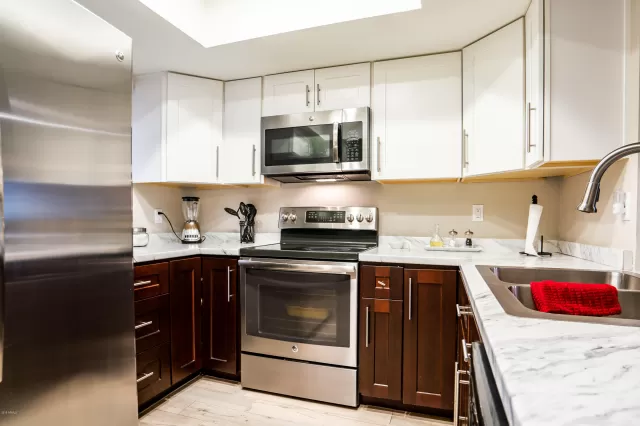 MLS: 6008199 Condo For Sale