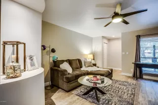 Photo #4: 6008237 Listing