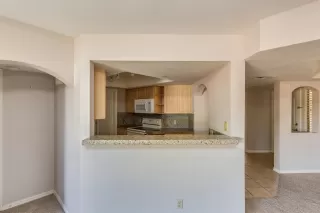 Photo #6: 6008396 Listing