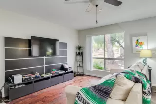 Photo #5: 6008489 Listing 