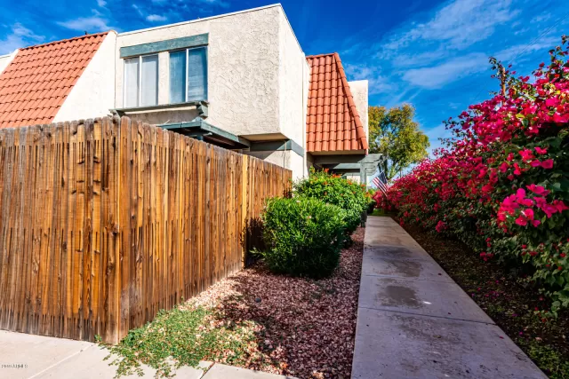 MLS: 6008703 Condo For Sale