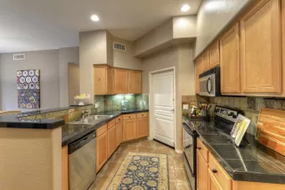 Photo #5: 6008707 Listing