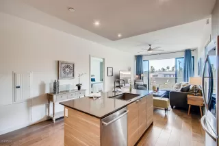 Photo #5: 6009082 Listing