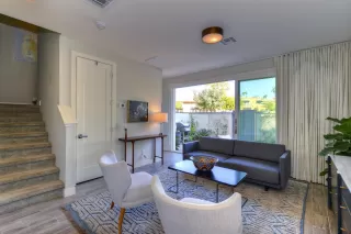 Photo #5: 6009106 Listing