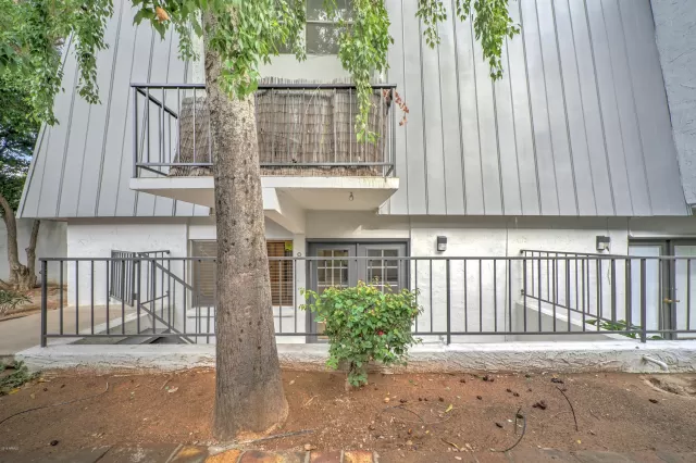 MLS: 6010765 Condo For Sale