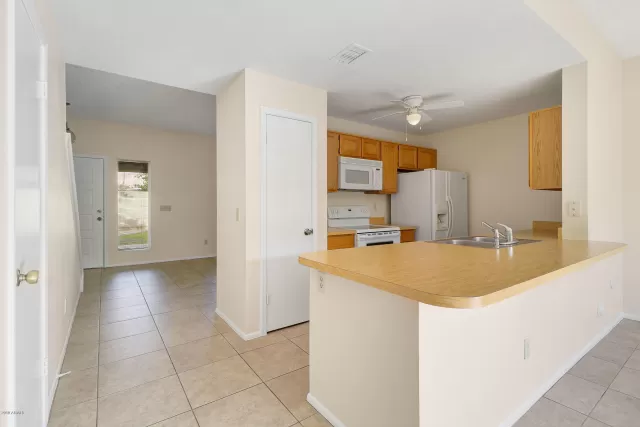 MLS: 6010982 Condo For Sale