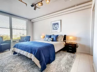 Photo #5: 6011380 Listing