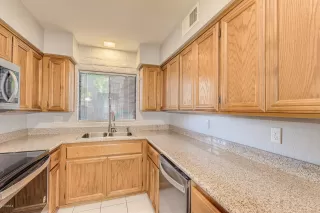 Photo #4: 6011399 Listing 