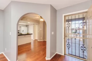 Photo #2: 6012077 Listing