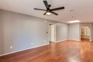 Photo #5: 6012077 Listing