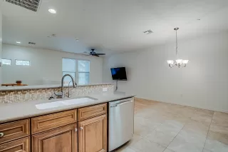 Photo #4: 6012150 Listing 