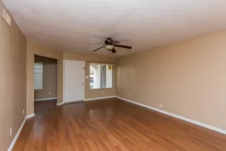 Photo #4: 6012293 Listing