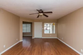 Photo #5: 6012293 Listing