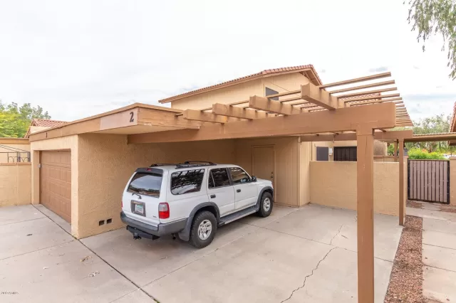 MLS: 6012344 Condo For Sale