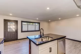 Photo #6: 6012876 Listing