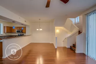 Photo #2: 6012907 Listing 