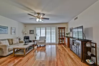 Photo #6: 6013035 Listing