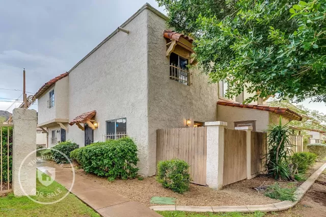 MLS: 6013056 Condo For Sale