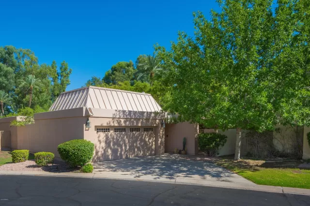 MLS: 6013086 Condo For Sale