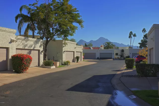 MLS: 6013292 Condo For Sale