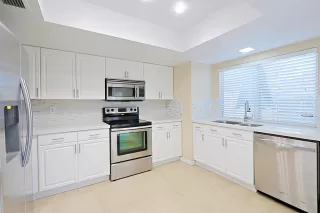 Photo #5: 6013448 Listing