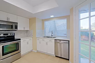 Photo #6: 6013448 Listing