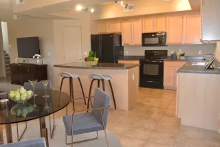 Photo #5: 6013592 Listing