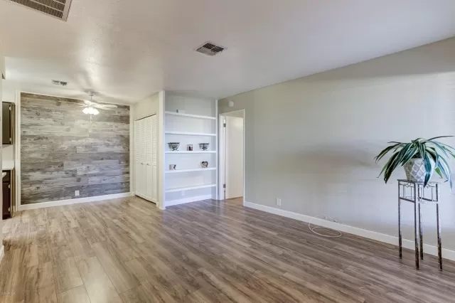 MLS: 6013666 Condo For Sale