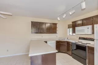 Photo #6: 6013668 Listing