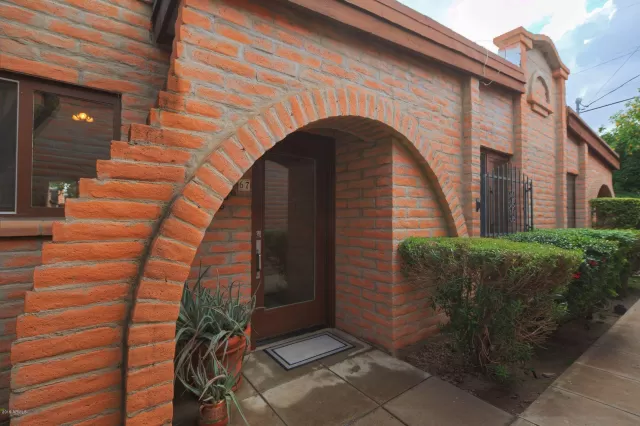 MLS: 6013847 Condo For Sale