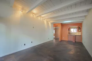 Photo #6: 6013847 Listing