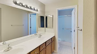 Photo #5: 6013907 Listing