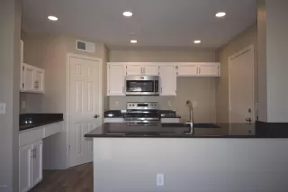 Photo #6: 6014411 Listing 