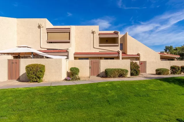 MLS: 6014550 Condo For Sale