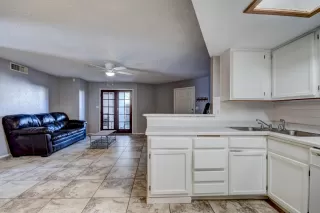 Photo #6: 6014611 Listing