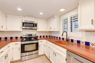 Photo #5: 6014859 Listing