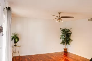 Photo #3: 6014885 Listing