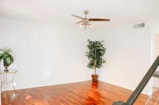 Photo #4: 6014885 Listing