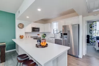 Photo #5: 6014886 Listing