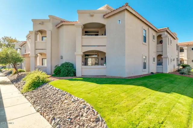 MLS: 6014940 Condo For Sale