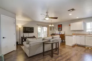 Photo #5: 6015454 Listing