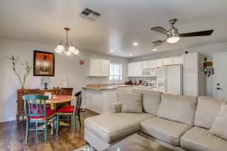 Photo #6: 6015454 Listing