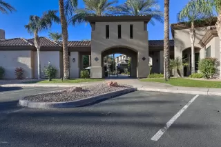 Photo #5: 6015983 Listing