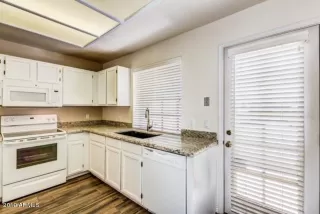 Photo #5: 6016008 Listing