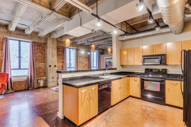 MLS: 6016063 Condo For Sale