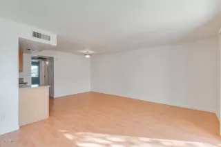 Photo #4: 6016404 Listing